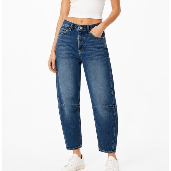 Pilcro by Anthropologie Denim - Pilcro Anthropologie High Rise Tapered Boyfriend Jeans Size 25 Medium Wash Denim